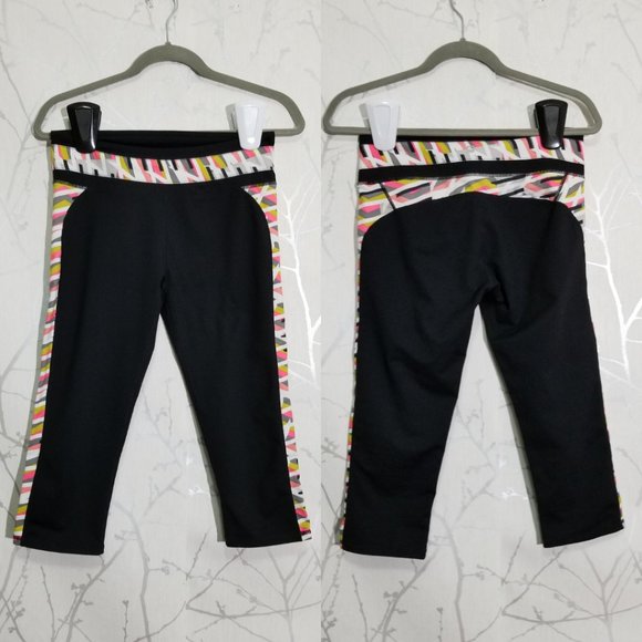 Fabletics Black Printed Camacana Capri Leggings - Picture 2 of 5